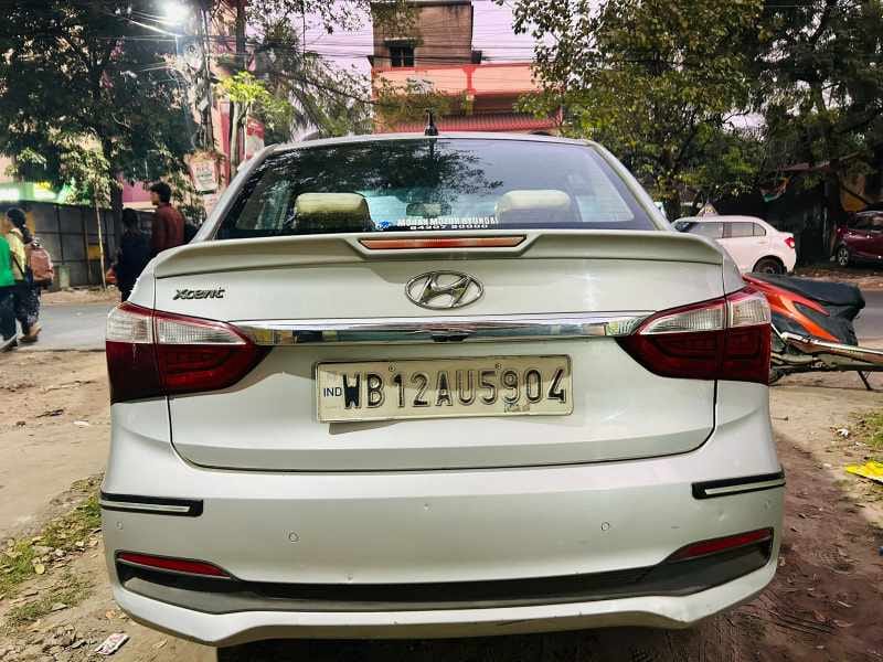 
								Hyundai Xcent 2018 full									