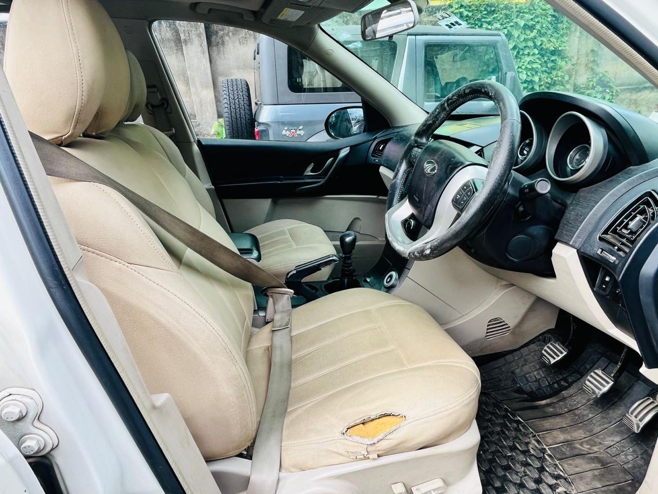 
								Mahindra Xuv500 W10 2016 full									