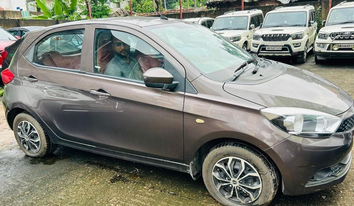 
								Tata Tiago XT 2017 full									