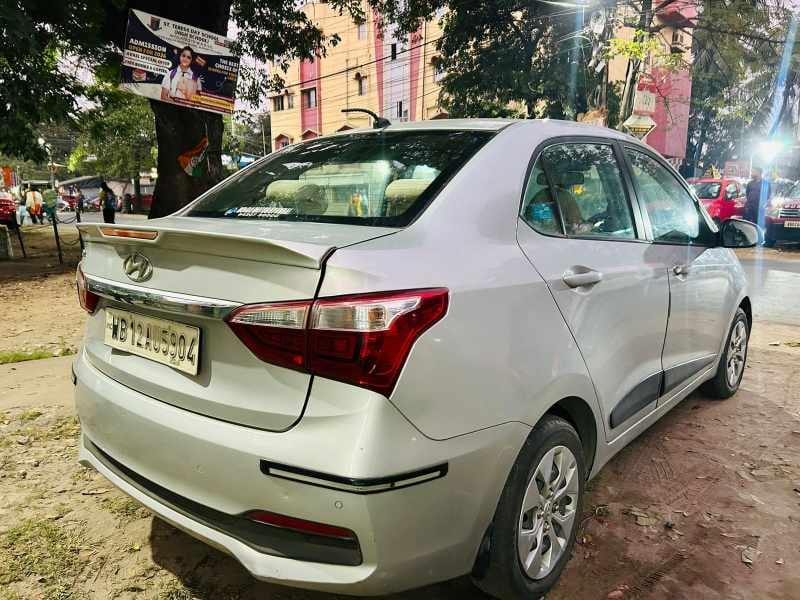 
								Hyundai Xcent 2018 full									