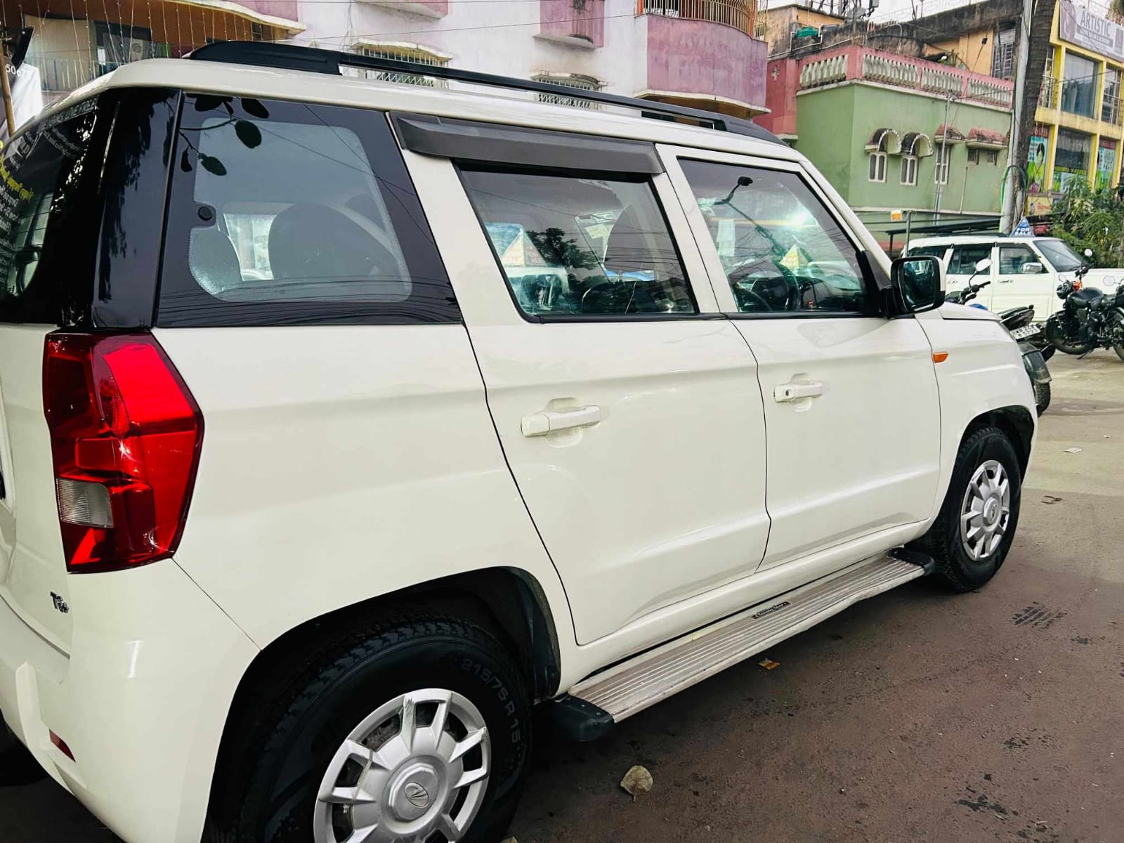 
								Mahindra Tuv300 T6+ 2018 Dec full									