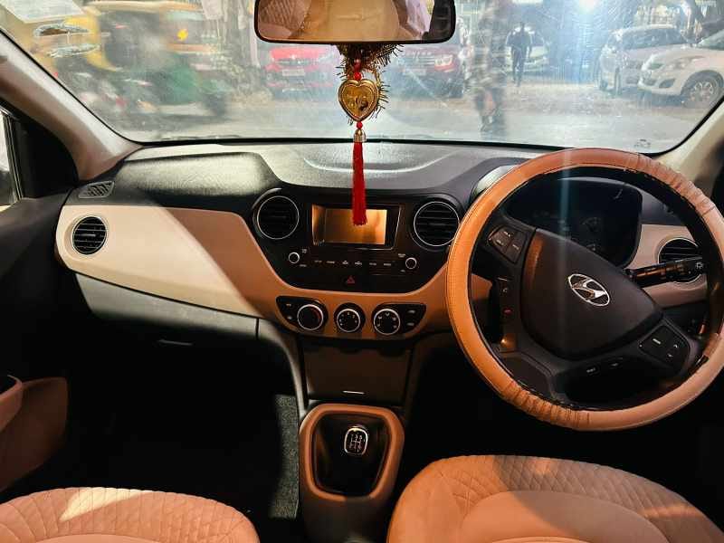 
								Hyundai Xcent 2018 full									