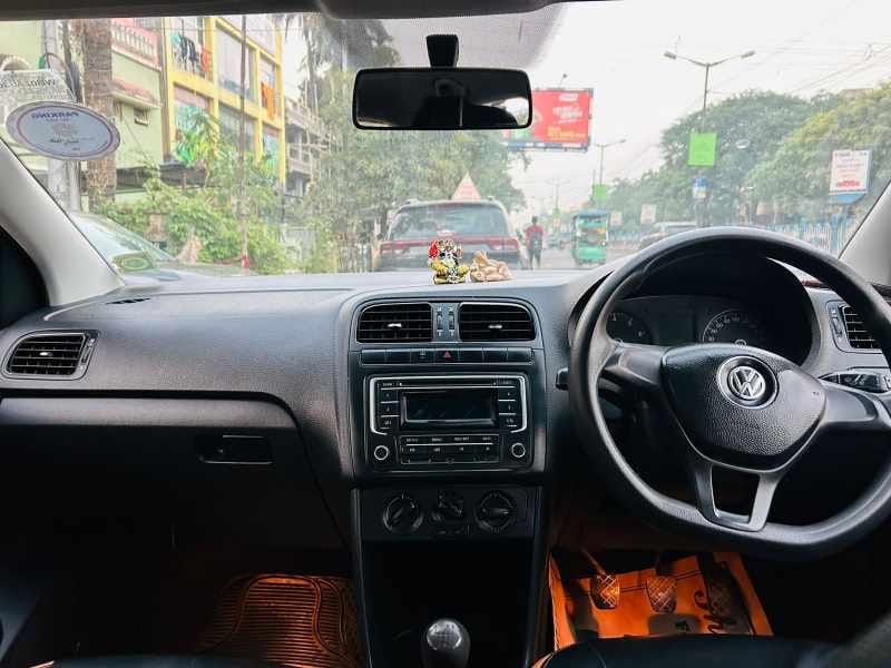 
								Volkswagon Polo Comfortline 2016 full									