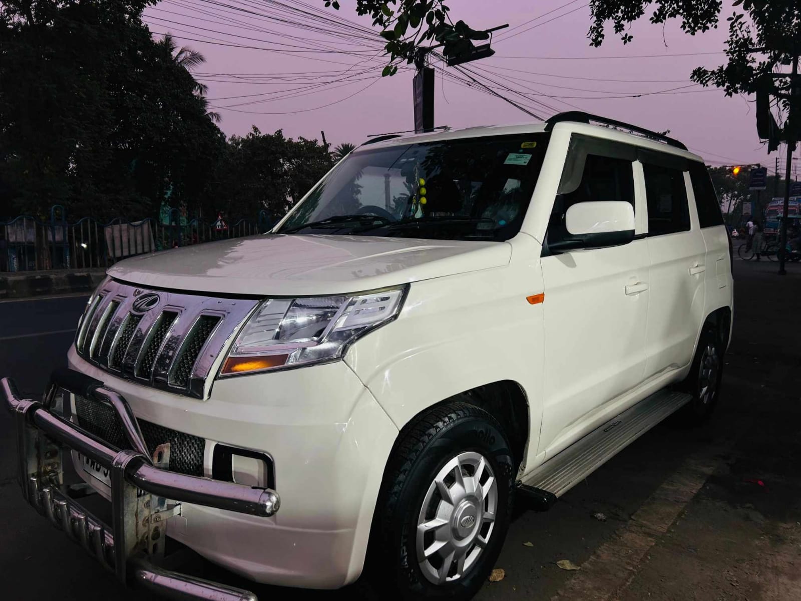 
								Mahindra Tuv300 T6+ 2018 Dec full									