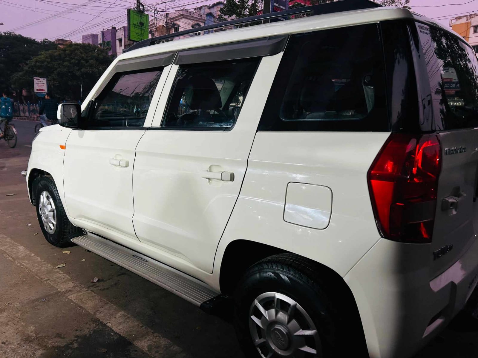 
								Mahindra Tuv300 T6+ 2018 Dec full									