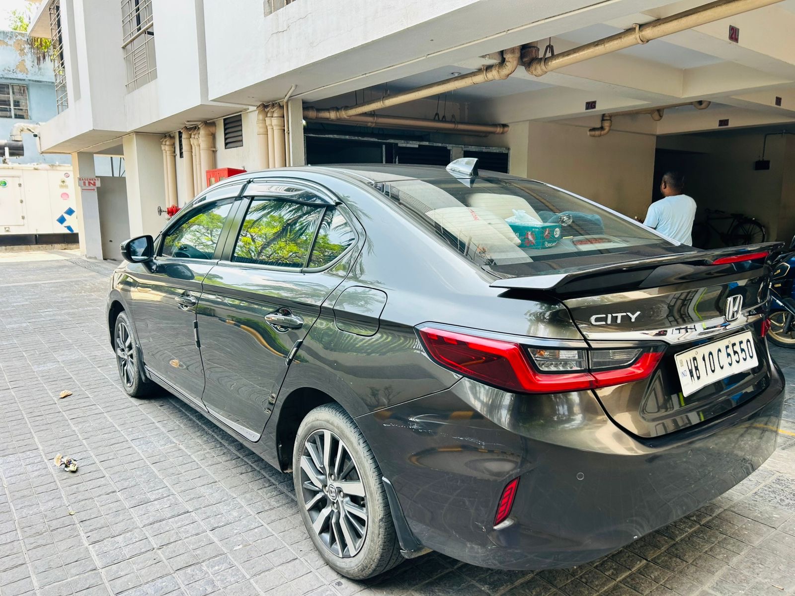 
								Honda City 5th gen 2021 VX full									