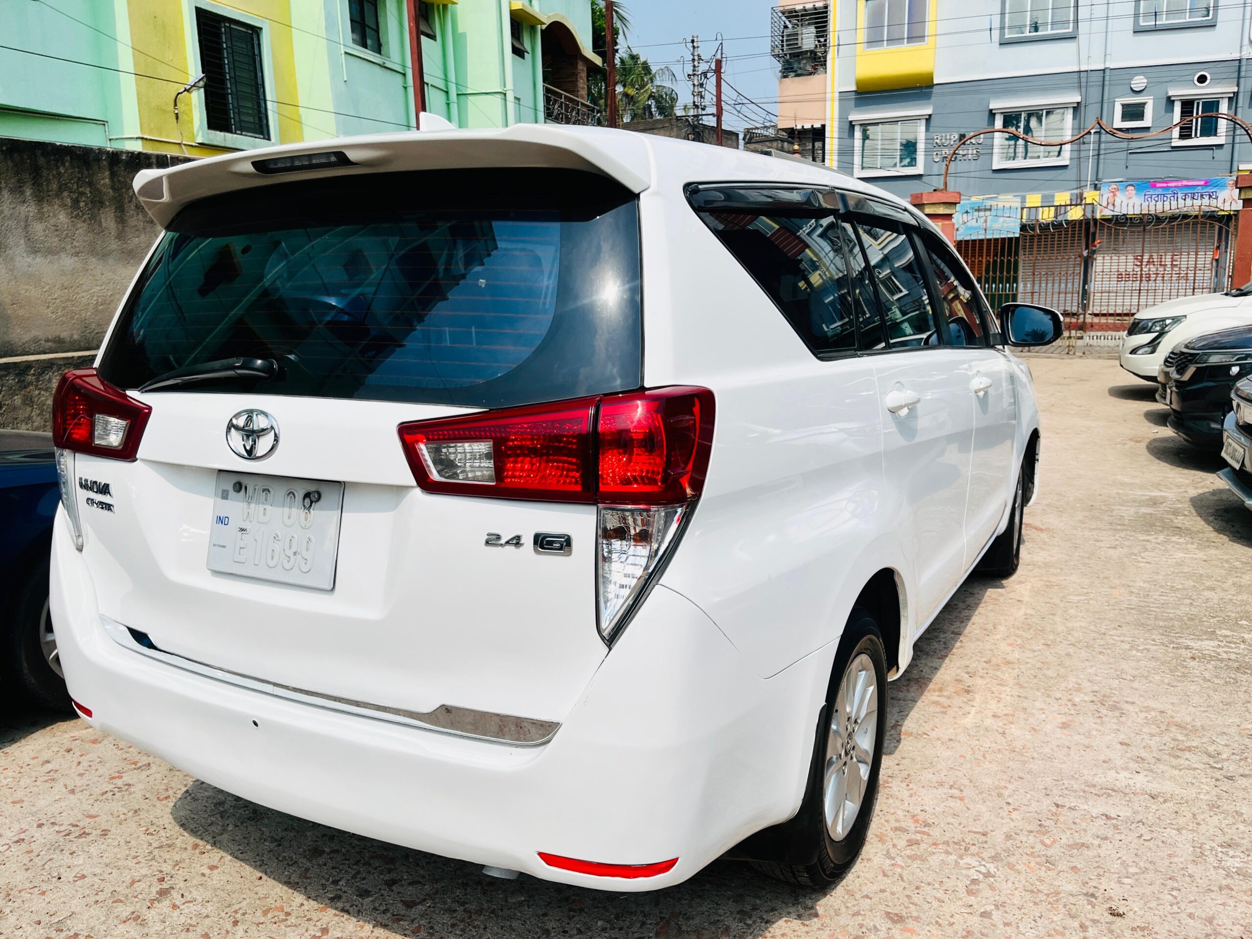 
								Toyota Innova Crysta 2018 full									