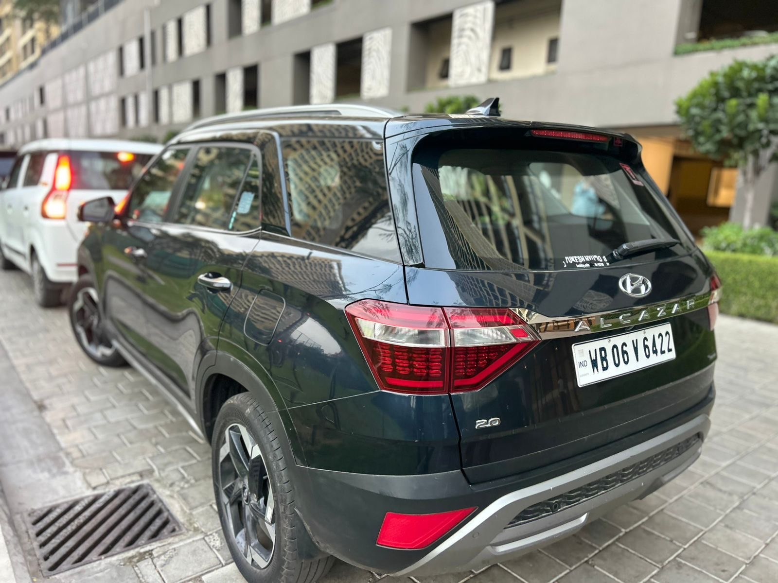 
								Hyundai Alcazar Signature 2021 full									
