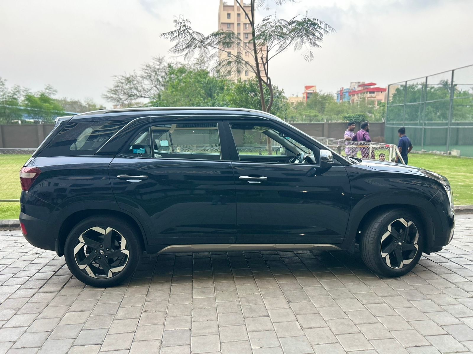 
								Hyundai Alcazar Signature 2021 full									