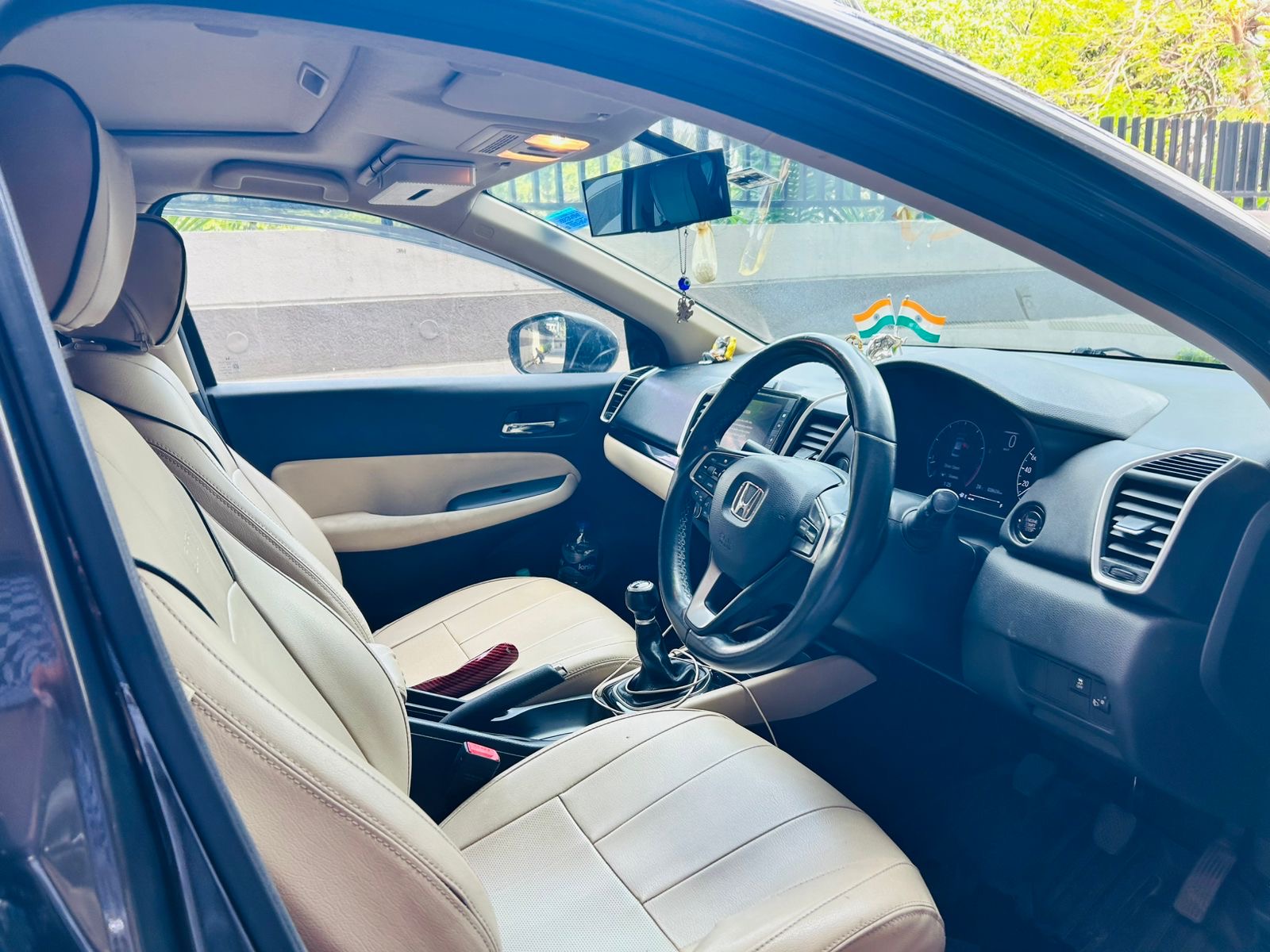 
								Honda City 5th gen 2021 VX full									