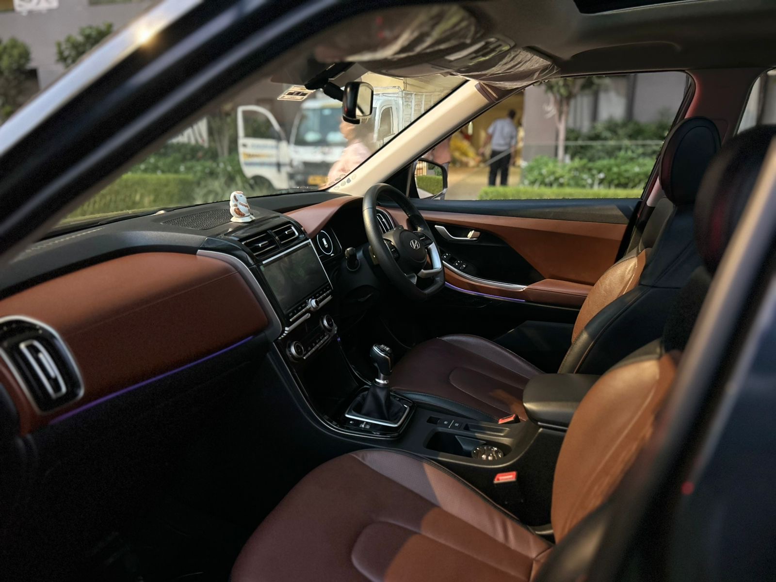 
								Hyundai Alcazar Signature 2021 full									