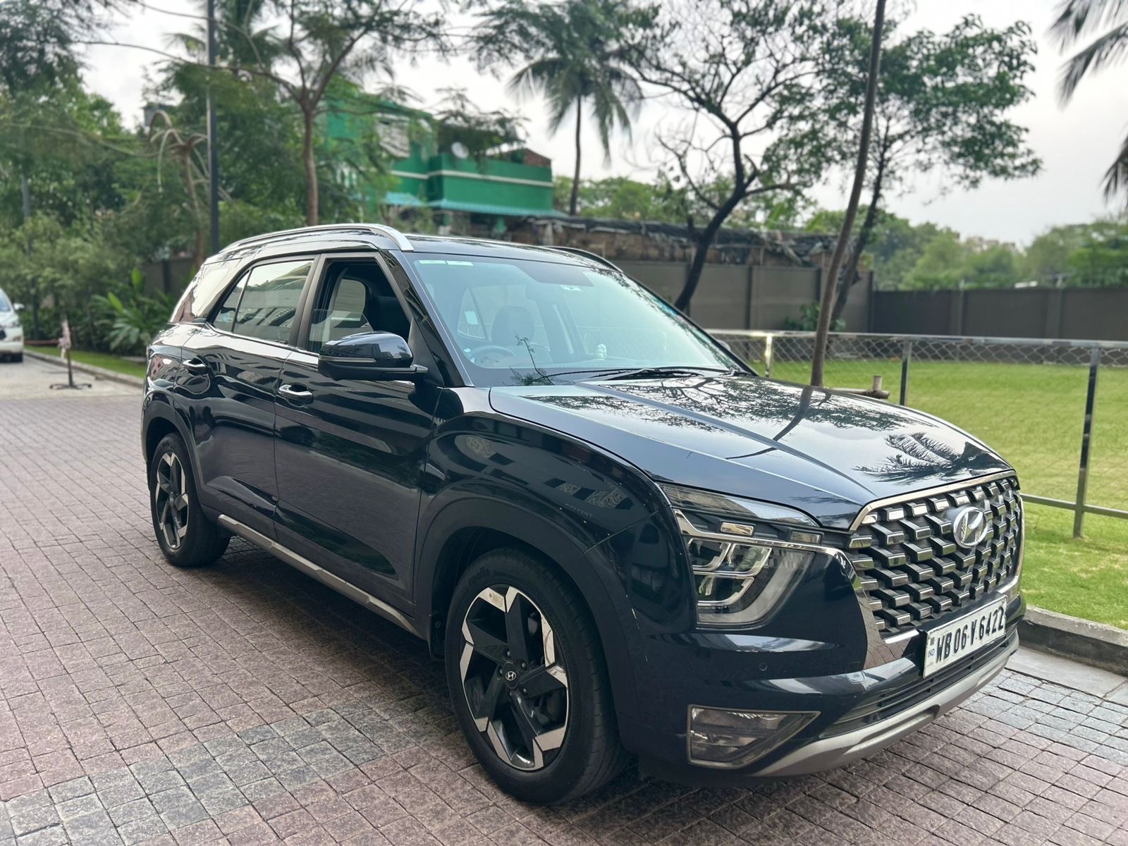 
								Hyundai Alcazar Signature 2021 full									