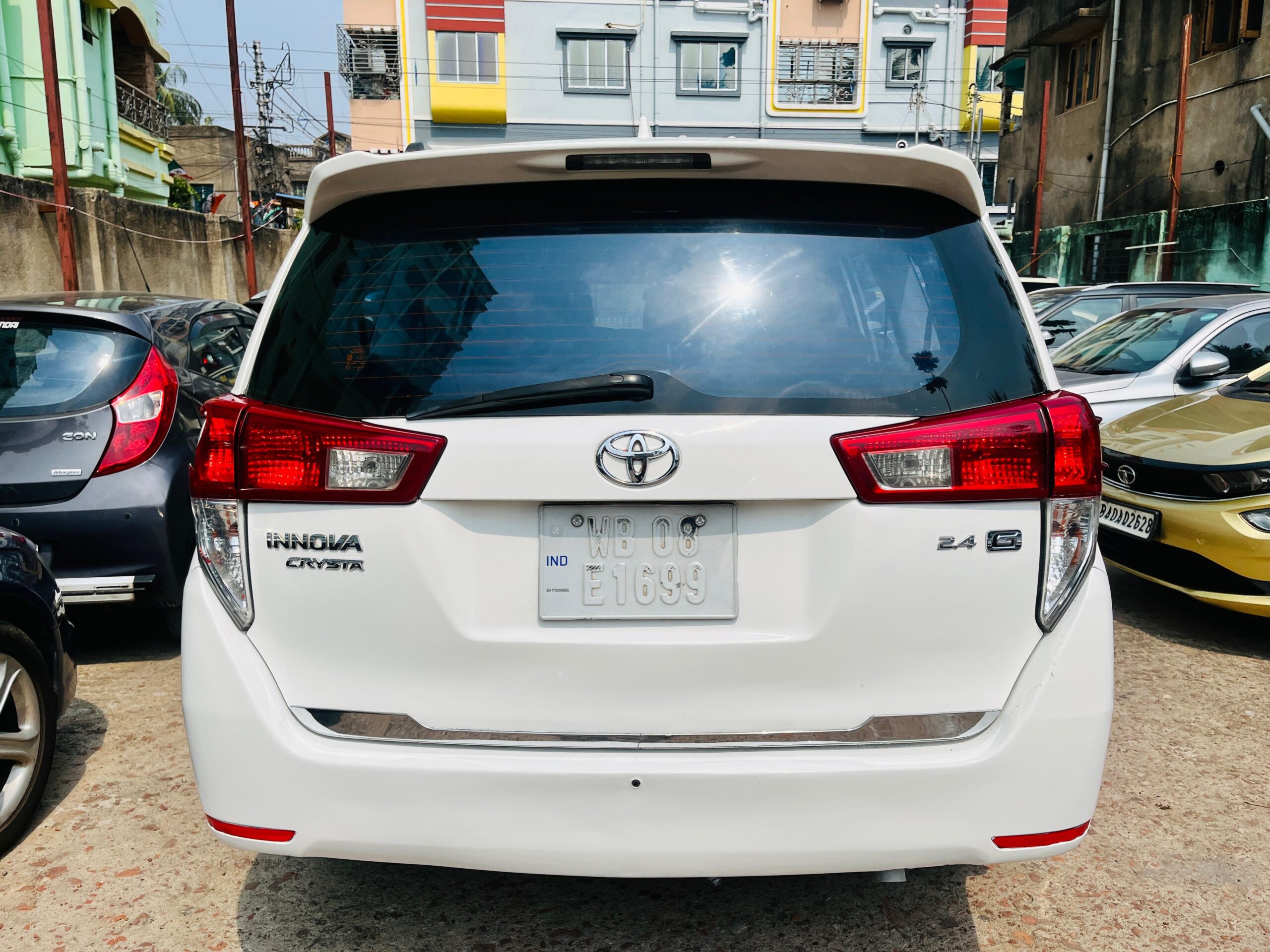 
								Toyota Innova Crysta 2018 full									