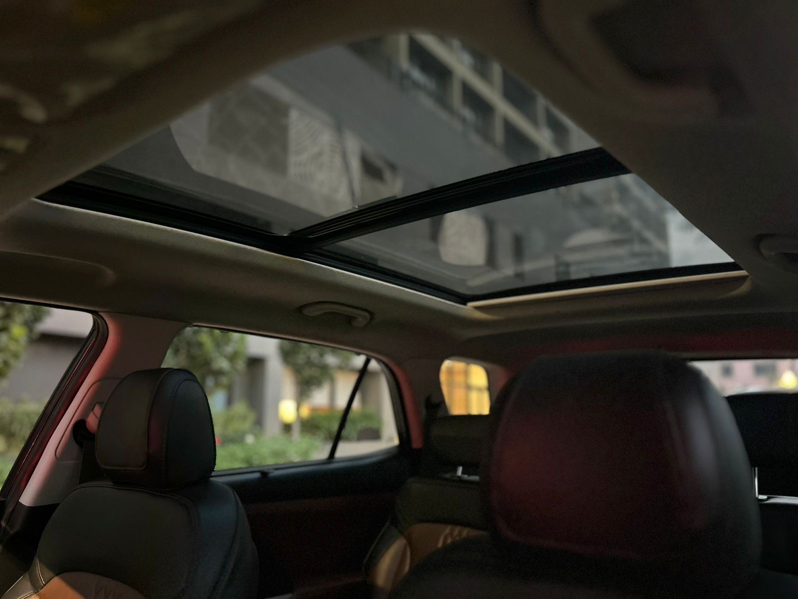 
								Hyundai Alcazar Signature 2021 full									