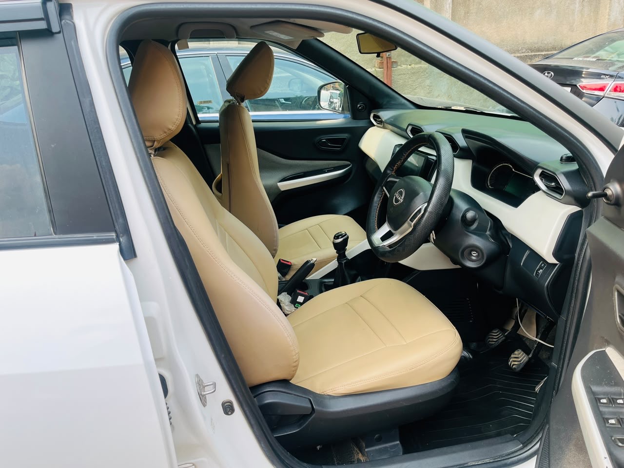 
								Nissan Magnite 2021 full									